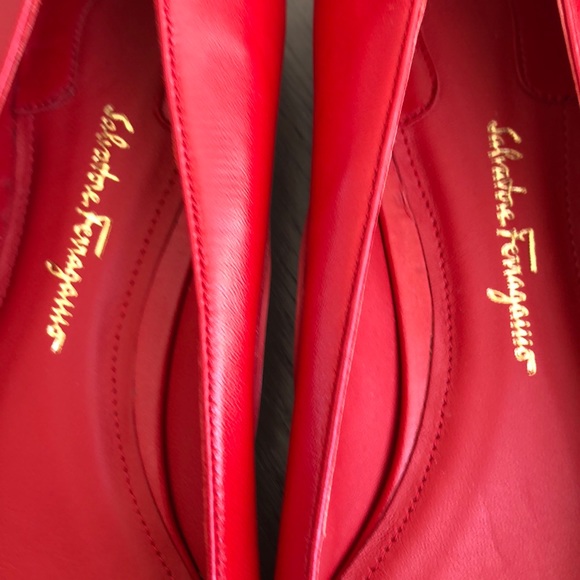 Ferragamo Lustra Varina Bow Flats - Picture 4 of 8